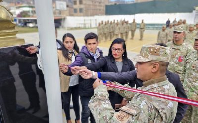 INAUGUARACIÓN DEL ASTA QUE FUE INSTALADO EN EL PATIO DE HONOR DEL COLEGIO MILITAR «ANCCOHUAYLLO»