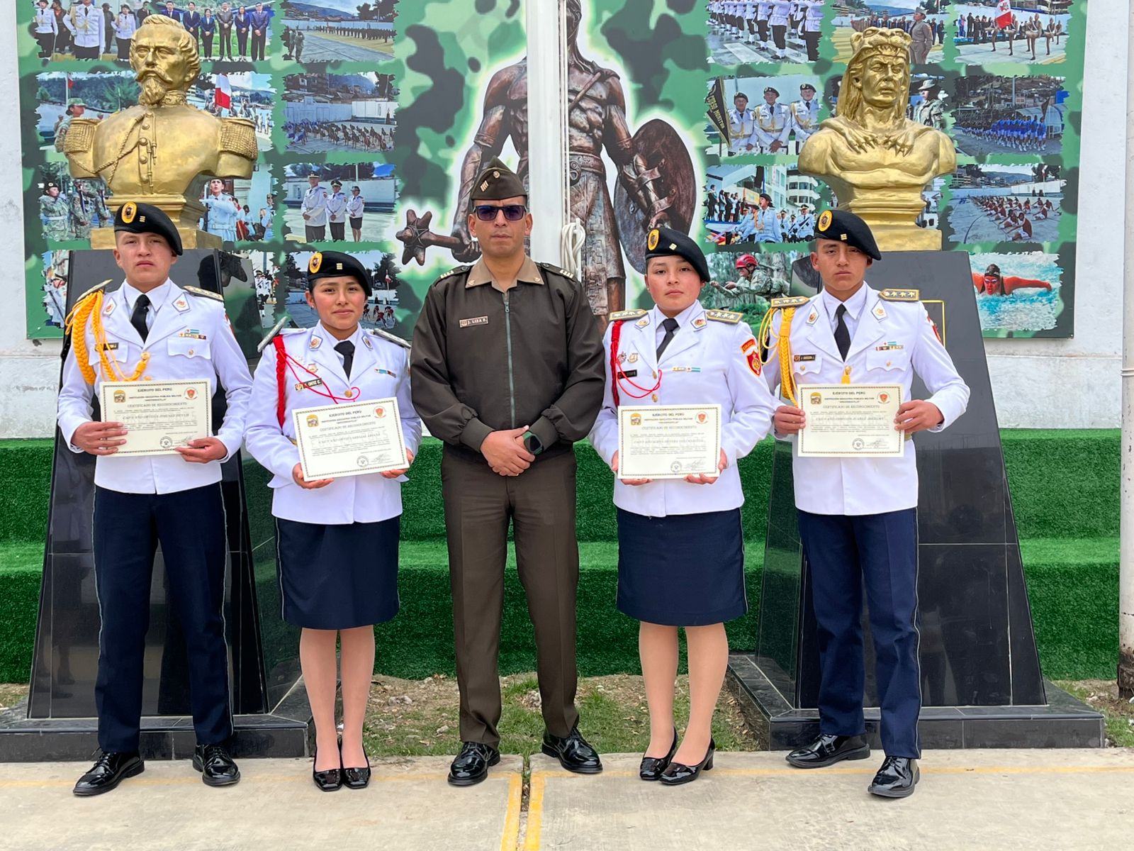 ENTREGA DE CORDONES Y CERTIFICADOS DE RECONOCIMIENTO