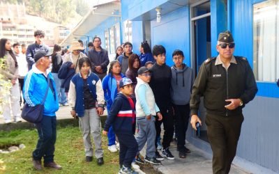 PUERTAS ABIERTAS EN EL COLEGIO MILITAR ANCCOHUAYLLO